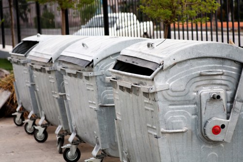 Lockable skip ensuring waste security