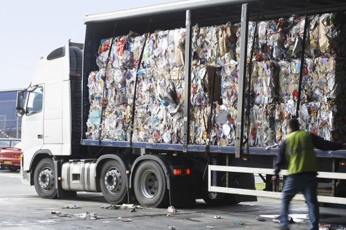 Benefits of choosing domestic skip hire services